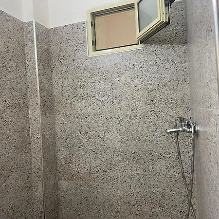 Szálloda Andi Zverneci